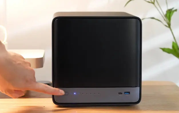 N5/N5 Pro AI NAS Quick-Start Guide & Scenario Applications Minisforum